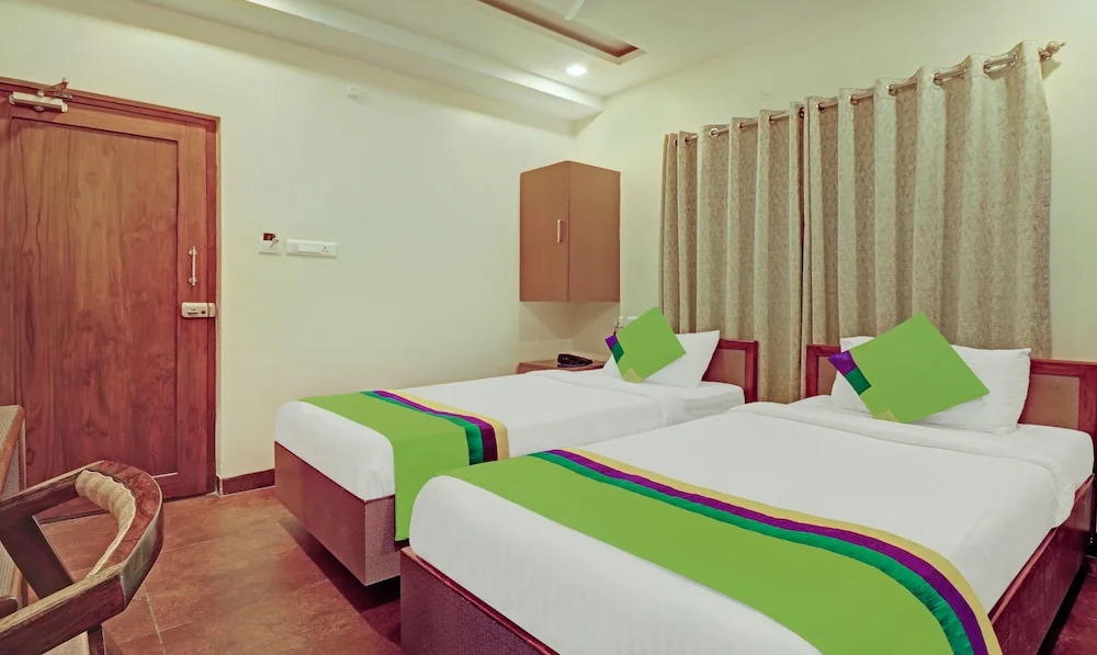 Townhouse The 36 Inn Madhuravada Bus Stop