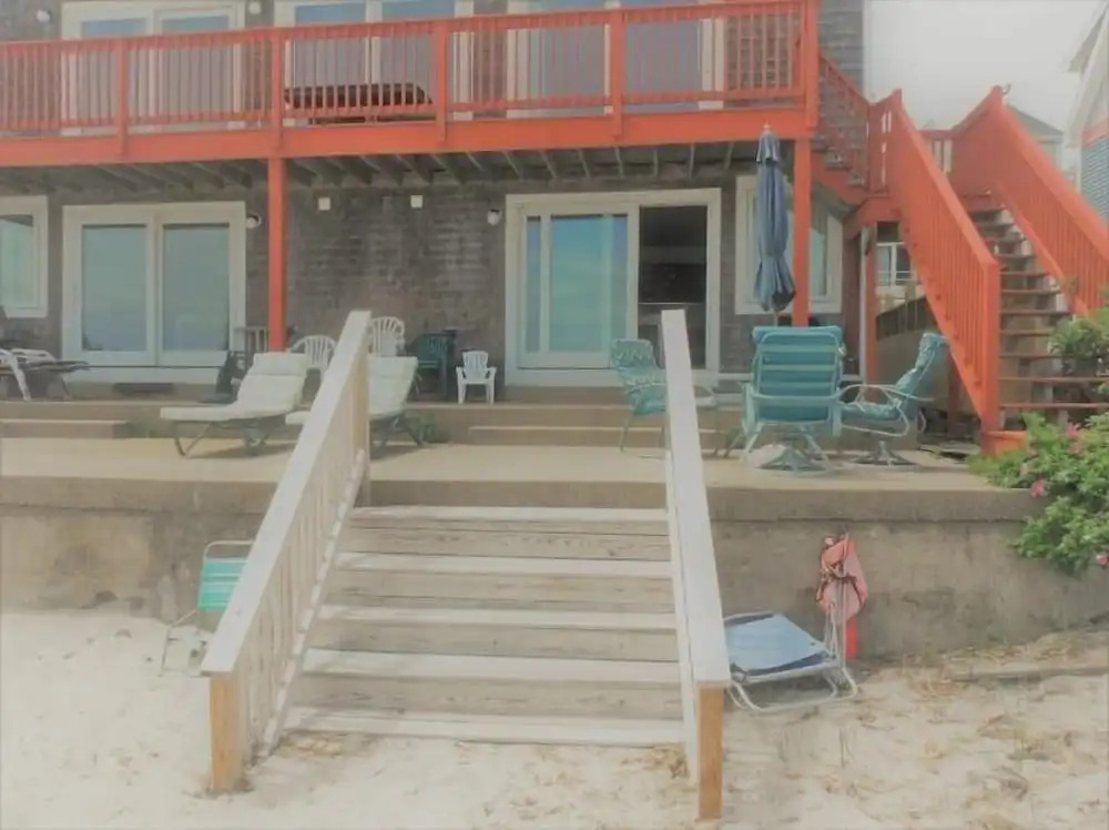 Sea Breeze - W007 Wonderful Beachfront Property For The Whole Family 2 Bedroom Home by RedAwning