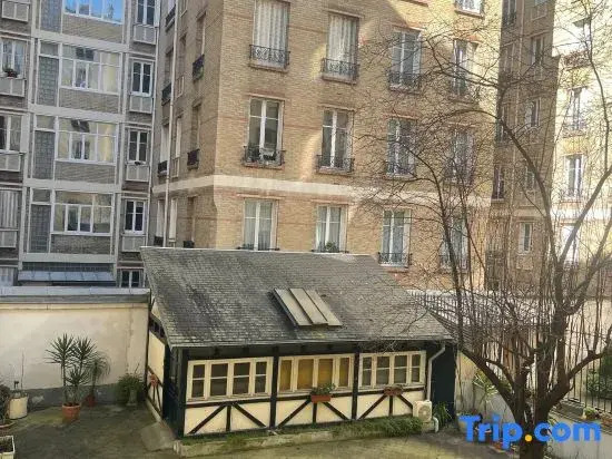 Dream Dwell Paris Cozy historic appartement near Exelmans in 16th District Paris