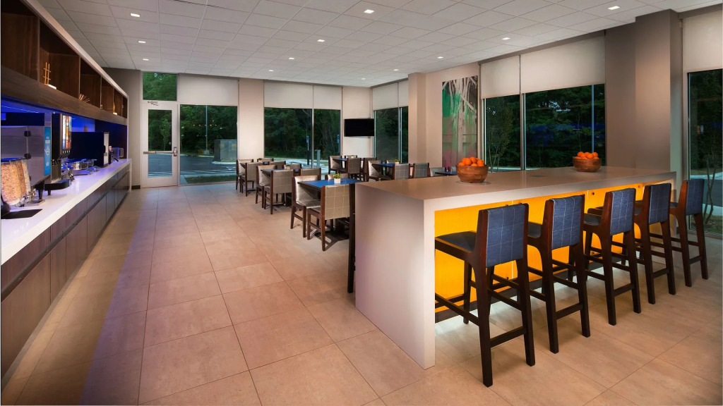 GLo Best Western Nashville Airport