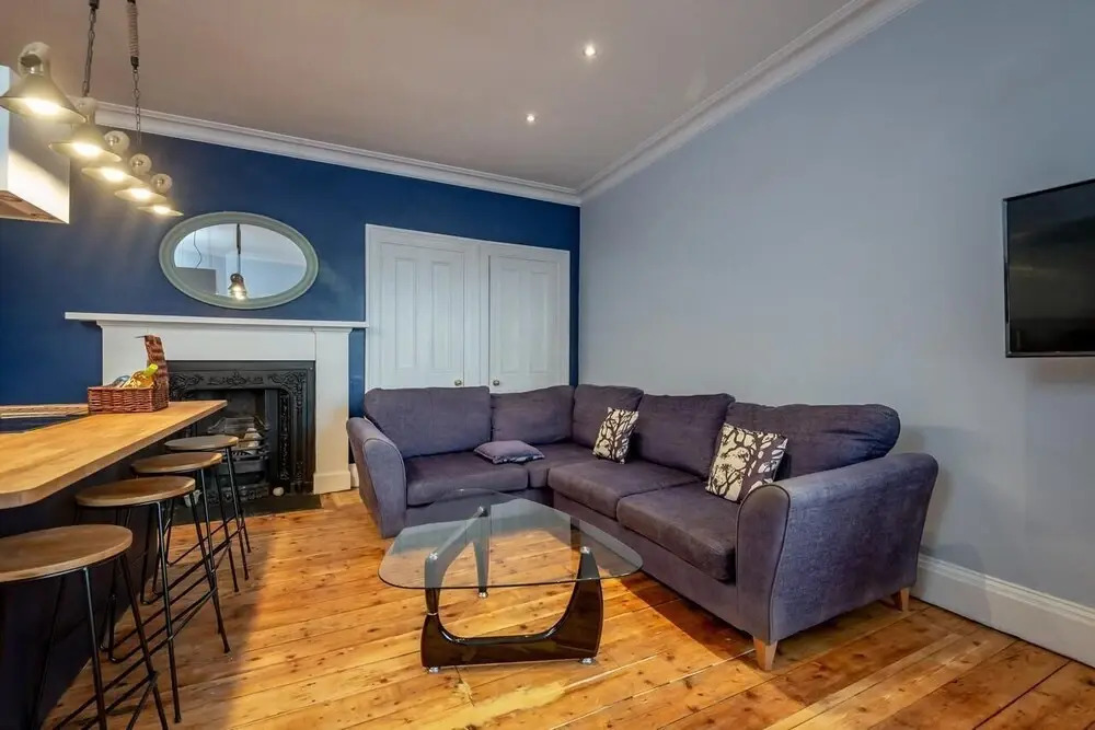 Market Street Apartment Sleeps 6