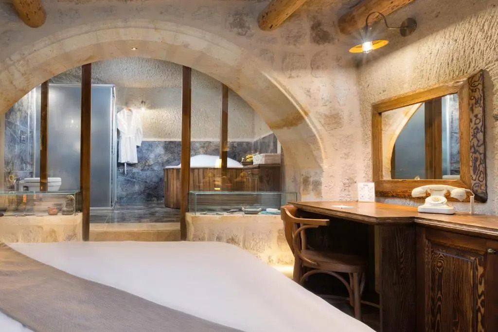 Cappa Via Cave Hotel