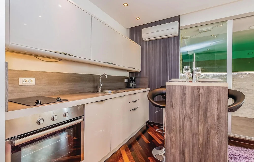 Stunning Apartment in Crikvenica With Sauna, 2 Bedrooms and Wifi