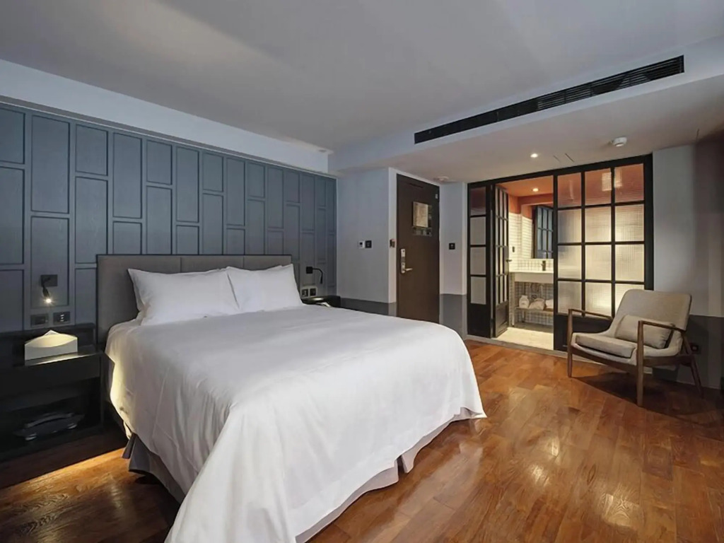Reddot Hotel
