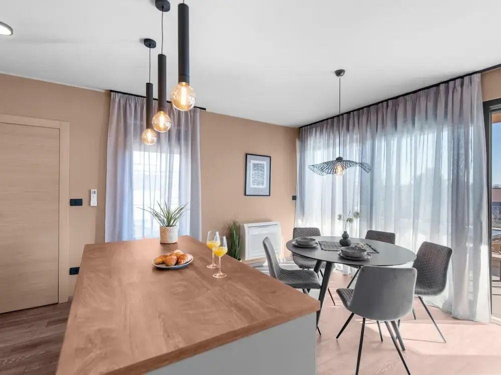 Apartment in Istria With Sea View & Bubble Bath