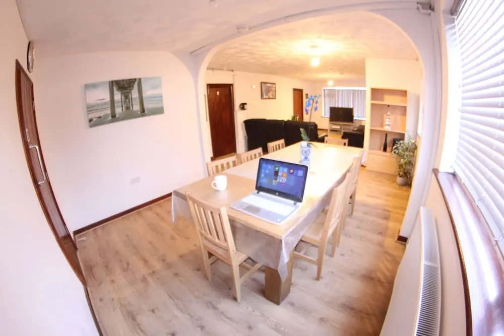 College Street Abode - Guest House