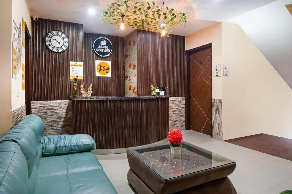 Itsy Hotels Saina Stay Near 32 Milestone