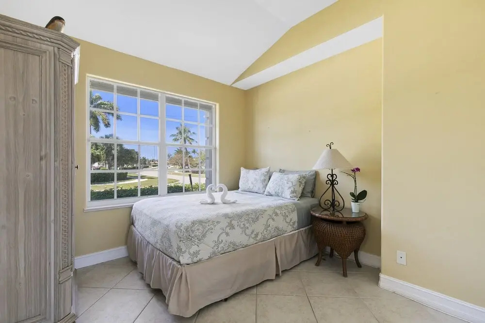 Aigle - Parkhouse Ct 480, Marco Island Vacation Rental 4 Bedroom Home by RedAwning