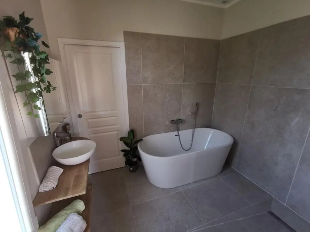 Chambre privée luxueuse Villa Monte 0ropa