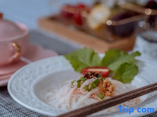 Fairy Tale Town · Hot Spring Garden Homestay (Tengchong)