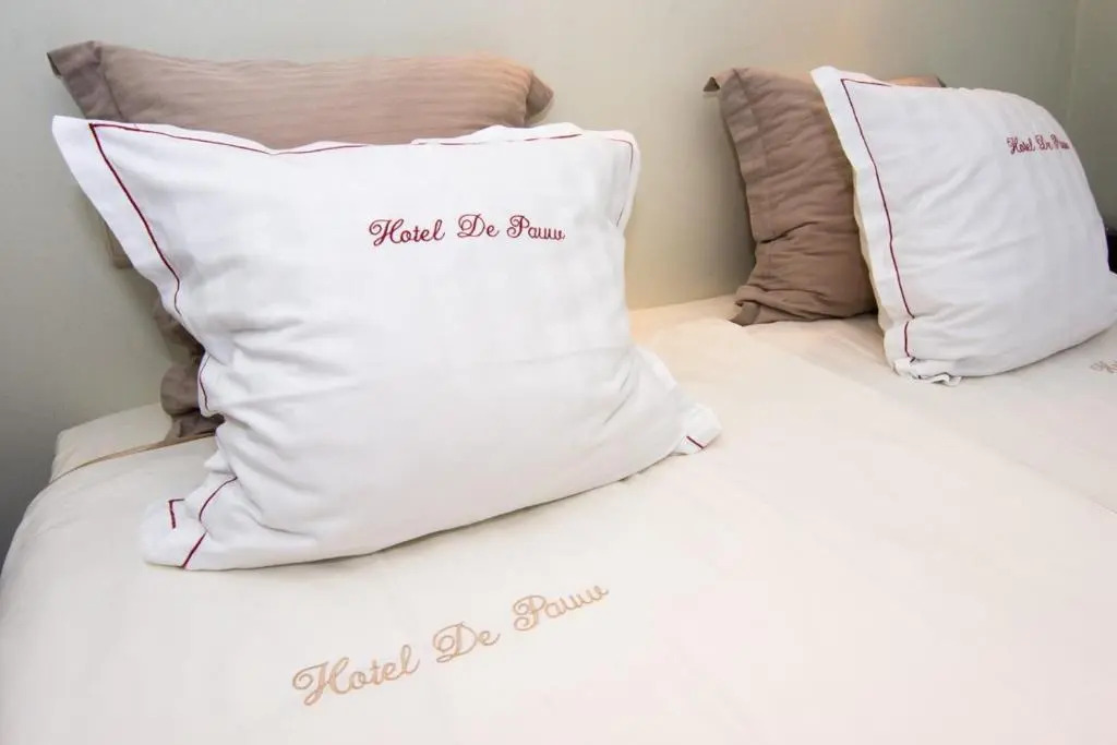 Gillis Eight Guest Rooms by Romy&Travis