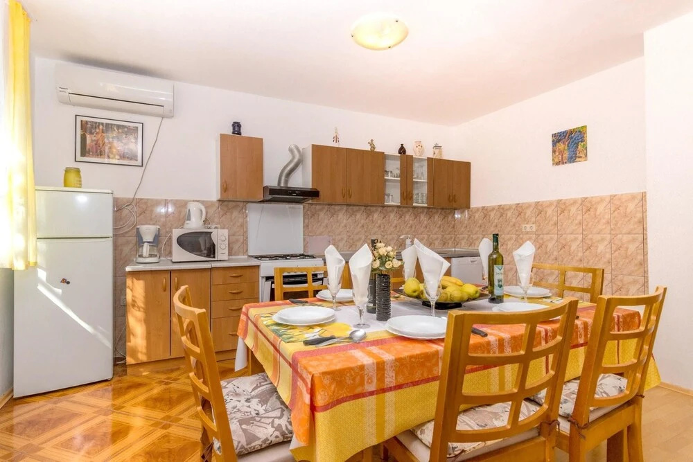 Apartment With 4 Bedrooms in Jadranovo, With Wonderful sea View, Furni