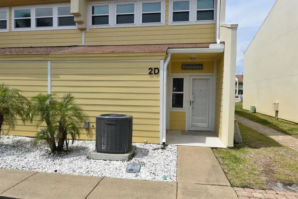 2 B, Three Bedroom Townhome