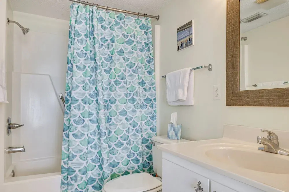 Walk to Beach: Emerald Isle Condo w/ Ocean View!