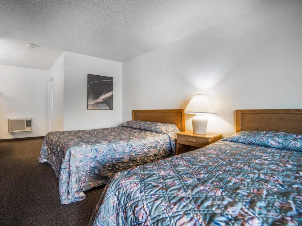 Rodeway Inn & Suites