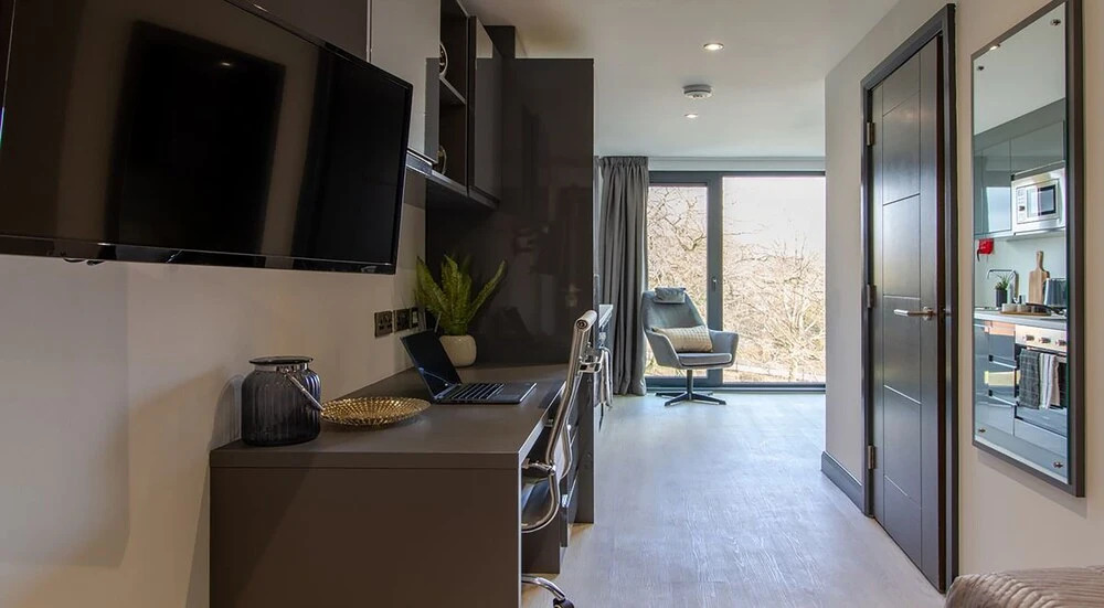 33 Parkside Coventry by Payman Club