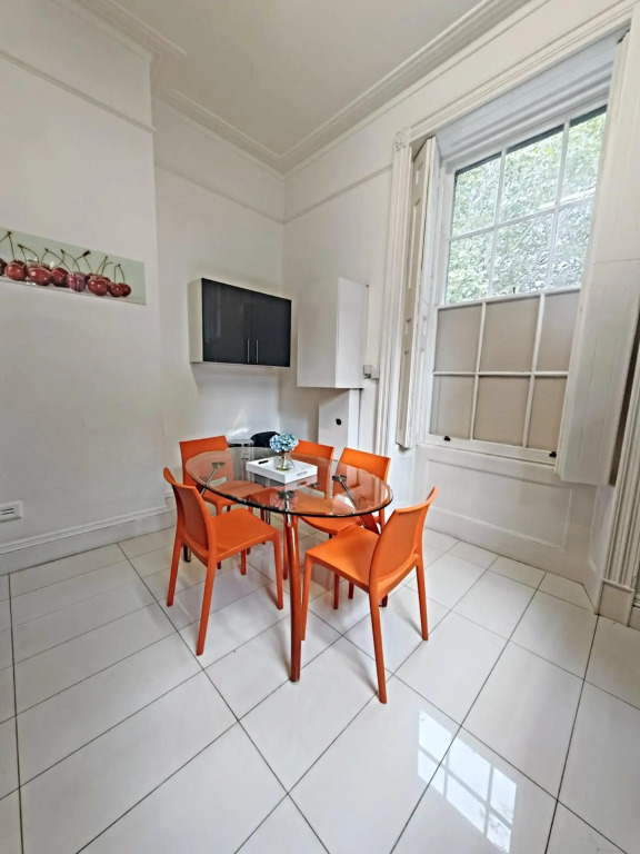 London City Premium Apartment with Parking