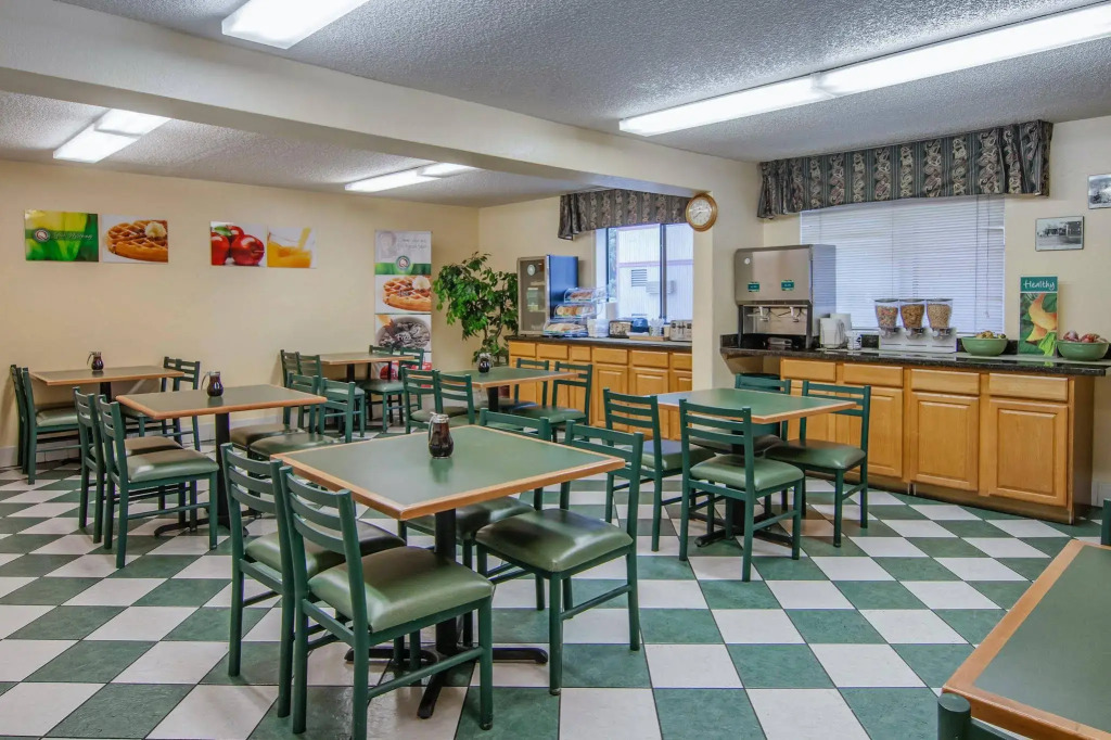 Quality Inn & Suites Medford Airport