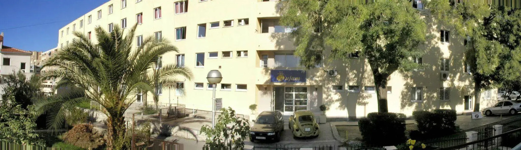 Omladinski Hostel