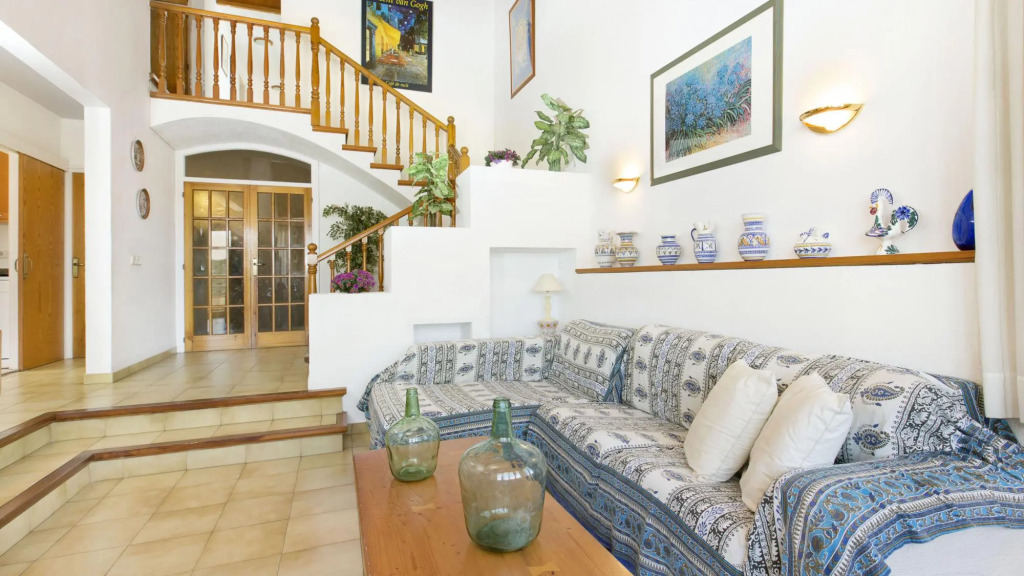Nuri in Blanes with 5 bedrooms and 3 bathrooms