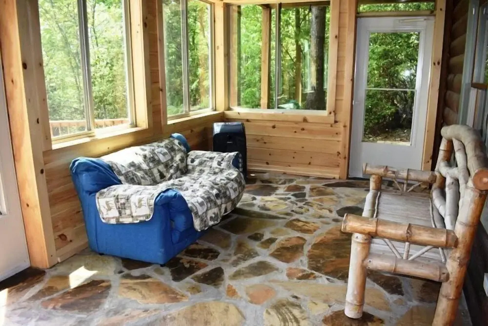 Overlook Retreat Cabin - Charming Cabin Mountain Views With Foosball Firepit