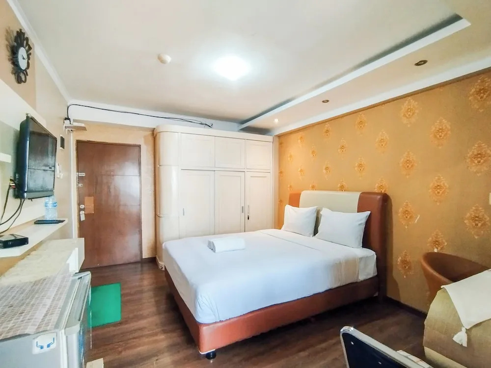 Nice And Comfortable Stay Studio At Gateway Ahmad Yani Cicadas Apartment