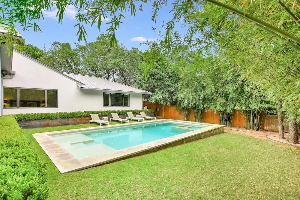 2602 Austin - 5 Br Home