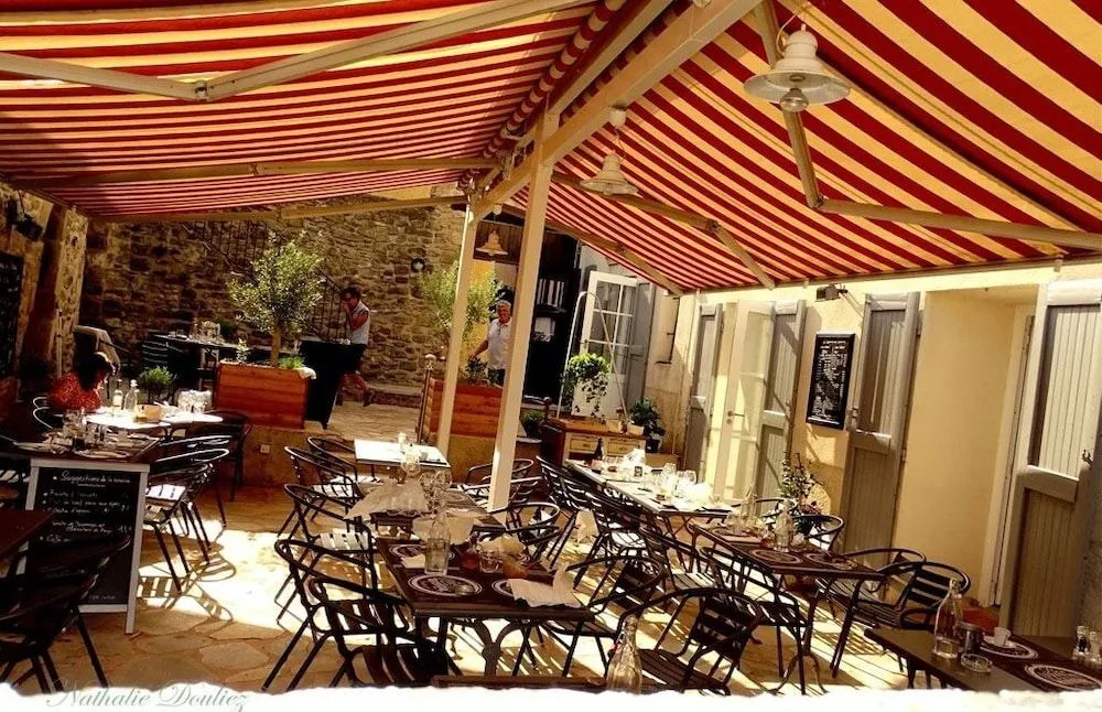 Auberge de lAbbaye Cruis
