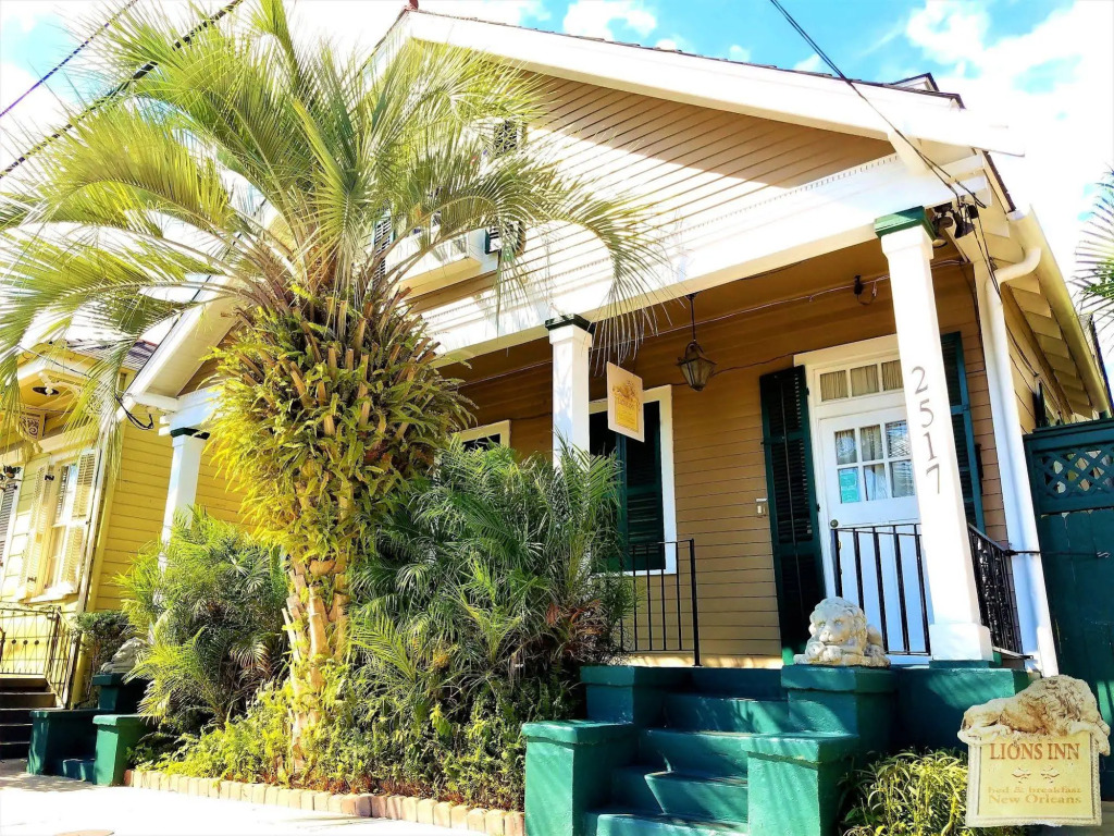 Lion's Inn Bed and Breakfast