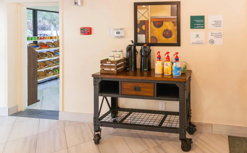 Holiday Inn & Suites Boca Raton - North