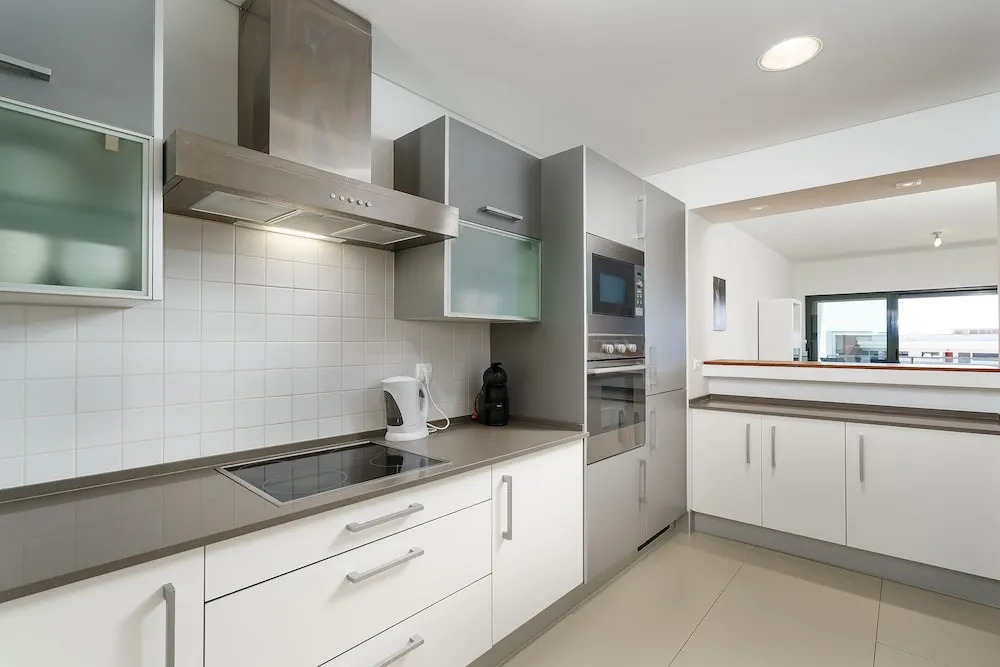 The Sunshine Apartment - Marina Village