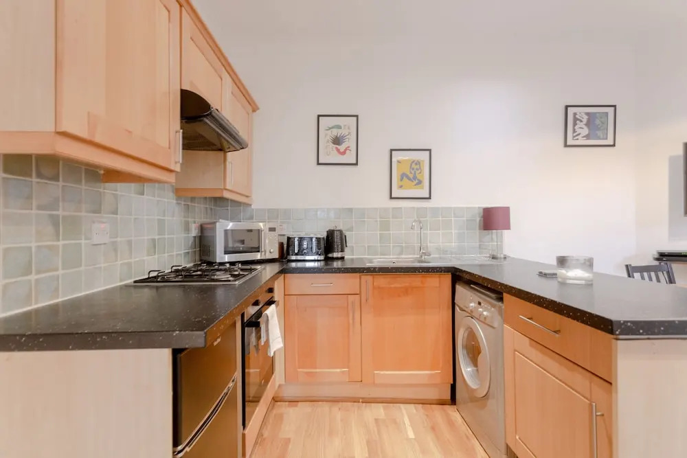 Charming 2 Bedroom Property in Clapham
