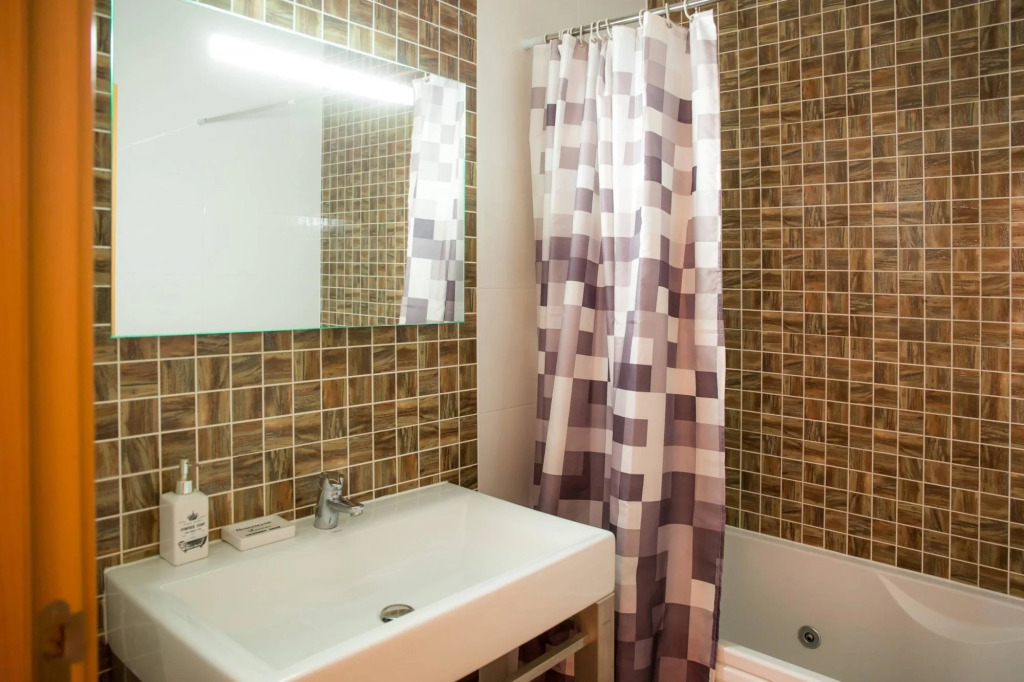 A04 - Large Modern 1 bed Apartment with pool by DreamAlgarve