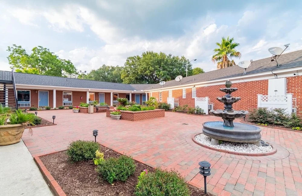 Winton Inn & Suites