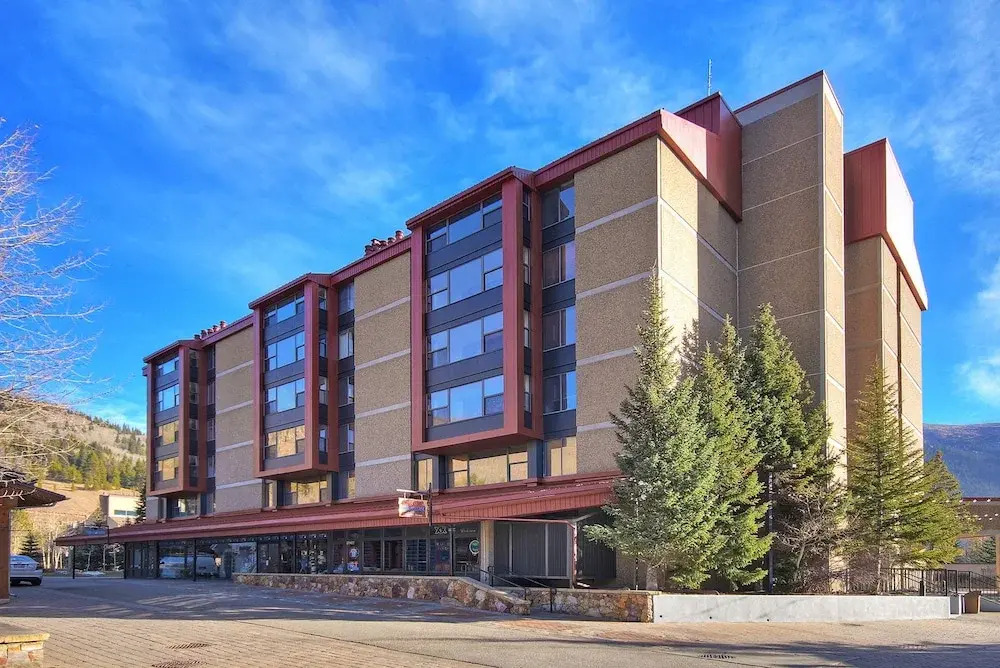 VS641H Village Square 1Br 1Ba Hotel Room
