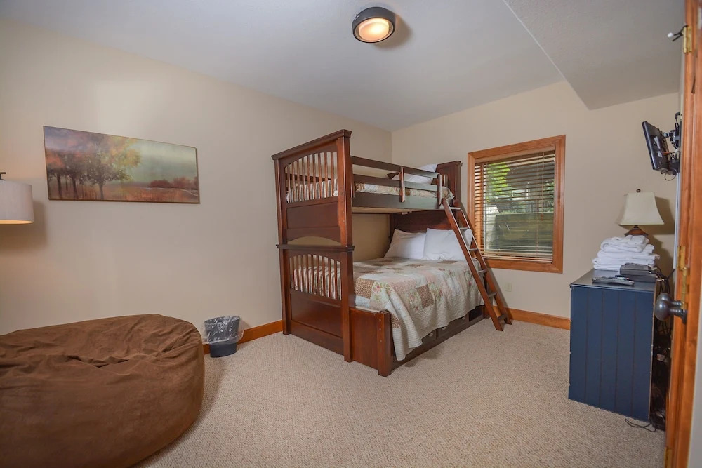 Firefly Cove 4 Bedroom House