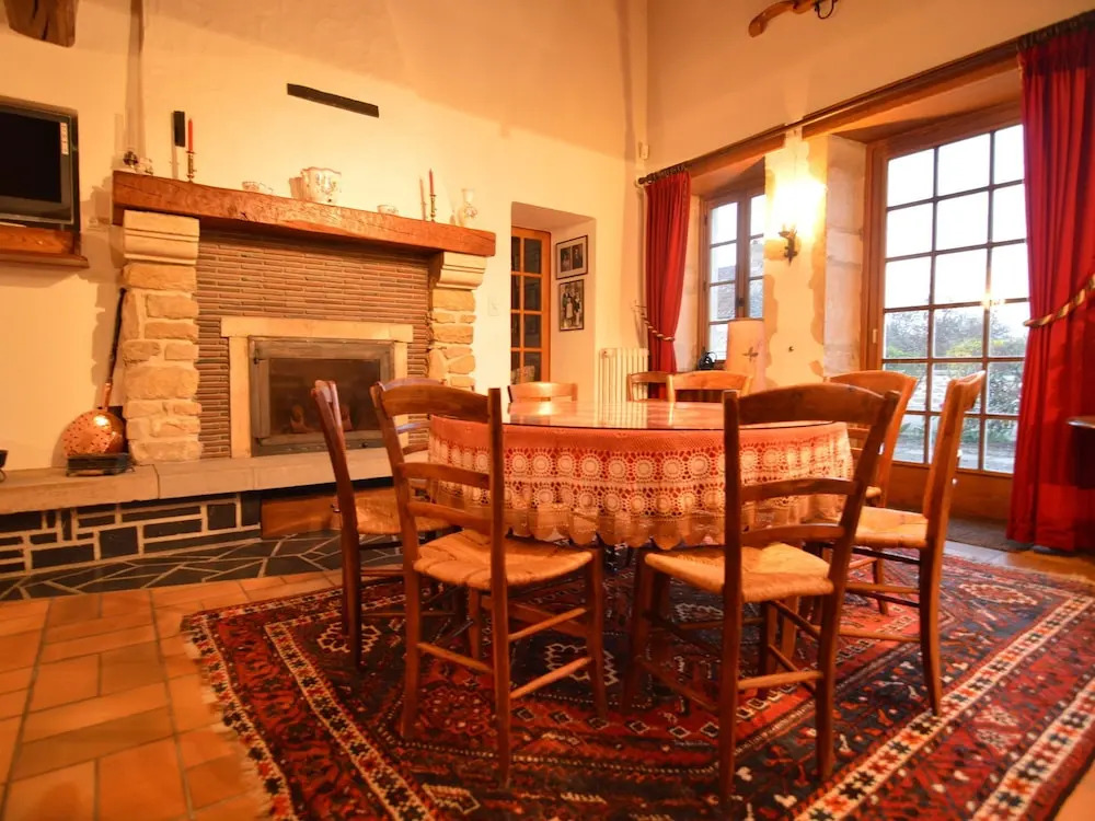 Holiday Home Vault-de-Lugny near Forest