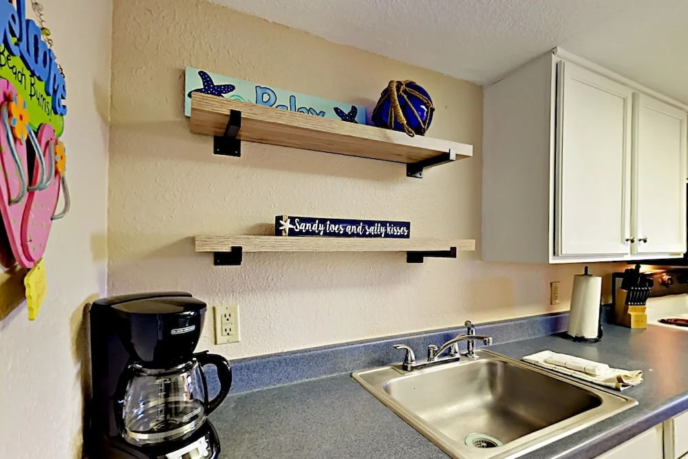 131 Sea Breeze 1 Bedroom 1 Bathroom Condo