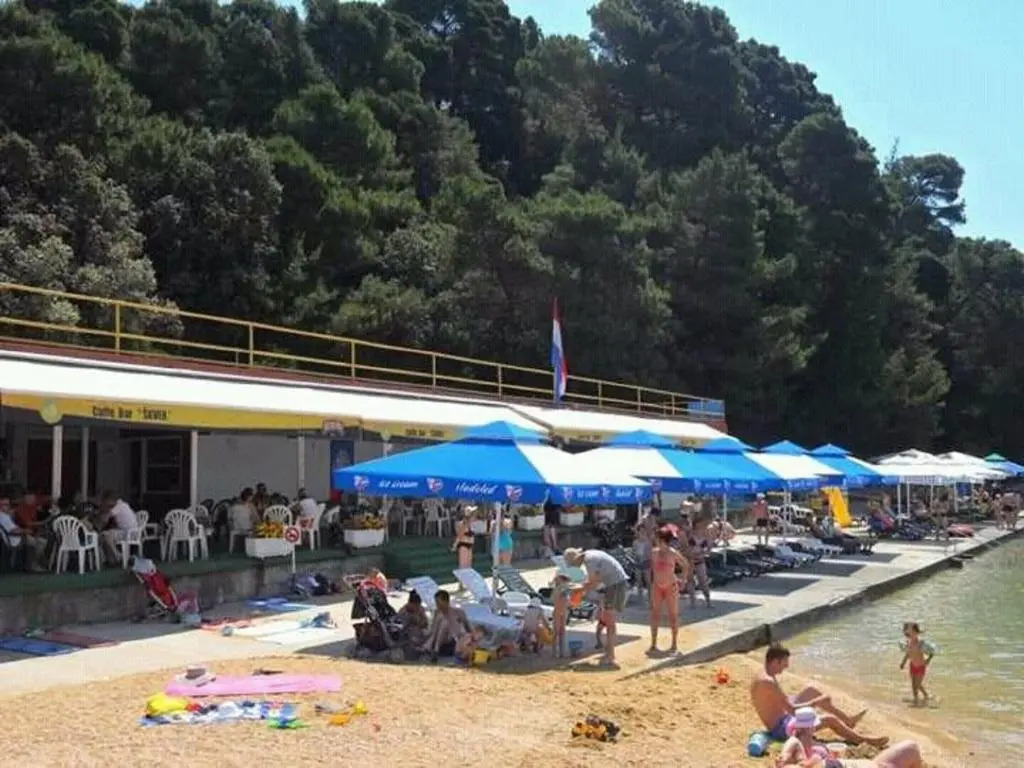 Riviera Rooms and Apartments