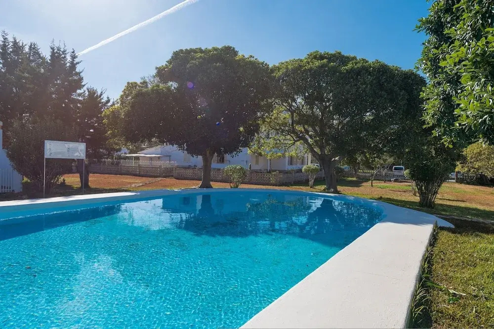 Ropit in Alc dia With 2 Bedrooms and 1 Bathrooms