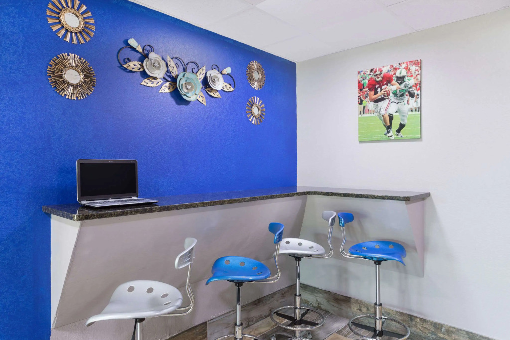 Microtel Inn & Suites by Wyndham Tuscaloosa East