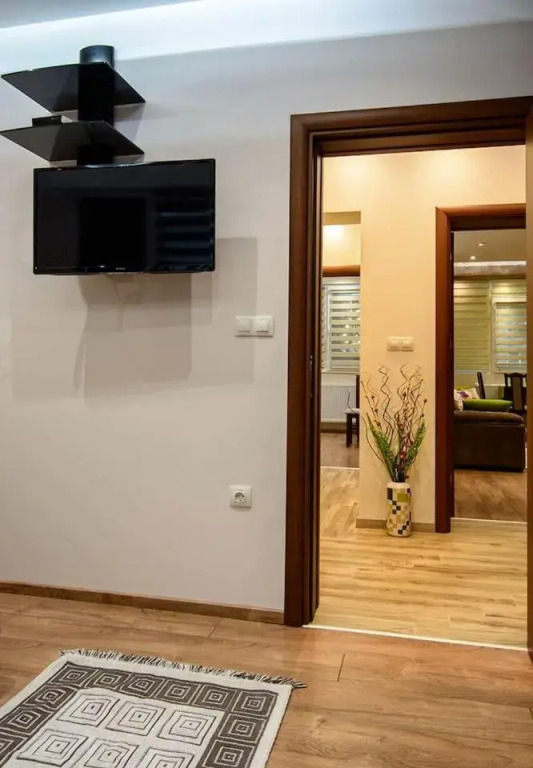 Luxury 2 bedroom,2 bathroom apart ,free parking