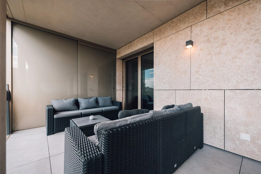 Stylish 1BR Apt w Balc Cloche dOr