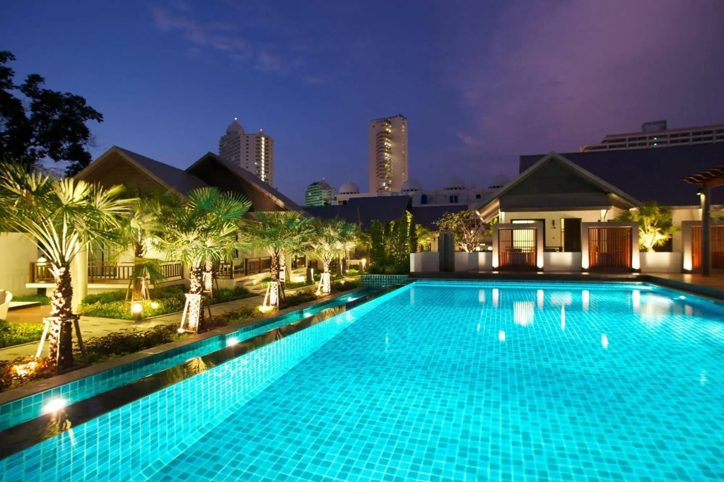 Long Beach Luxury Villas