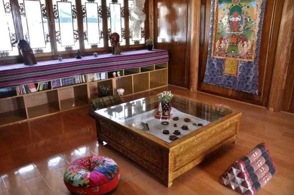 Henryi Oliv Inn