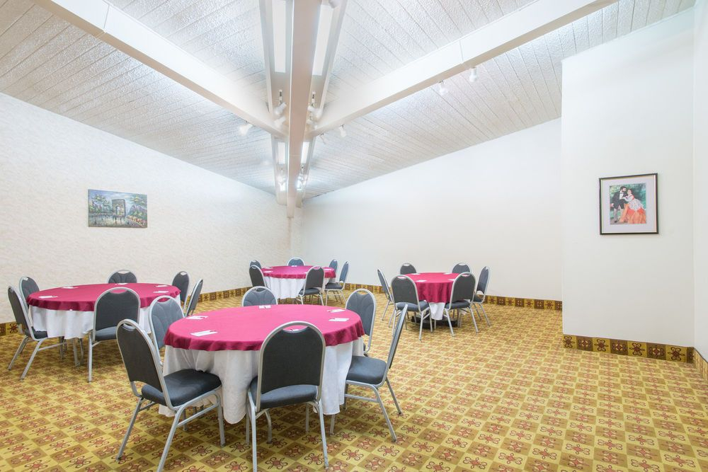 Ramada By Wyndham Whitehall/Allentown