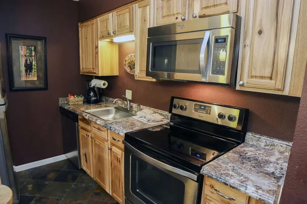 Fawn Valley Inn 1 Bedrooms by Rocky Mountain Resorts