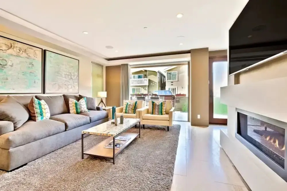 3 BR Roof Deck Ocean Views Hot Tub Beach Block