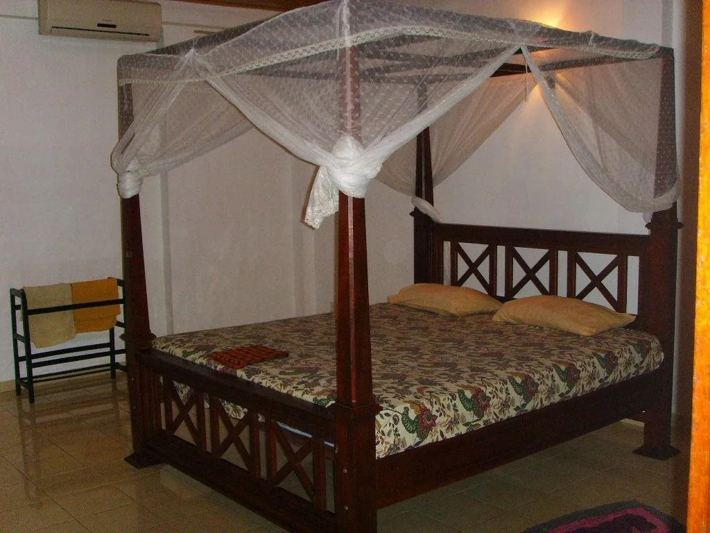 Buddes Beach Restaurant & Guesthouse