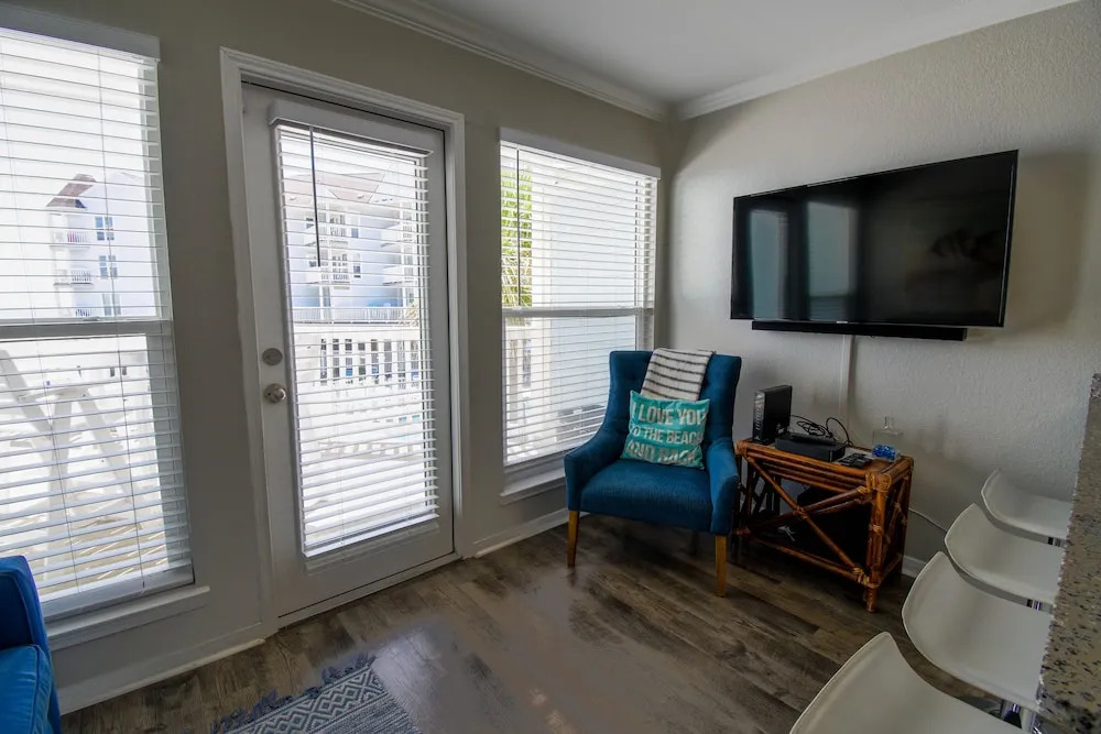 Seascape 2108 1 Bedroom Condo by RedAwning